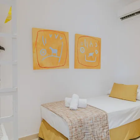 - Gabriela * Santo Tomás